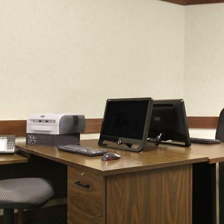 Elk Grove Hotel エルク・グローブ・ヴィレッジ エクステリア 写真