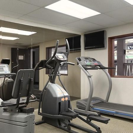 Elk Grove Hotel エルク・グローブ・ヴィレッジ 設備 写真