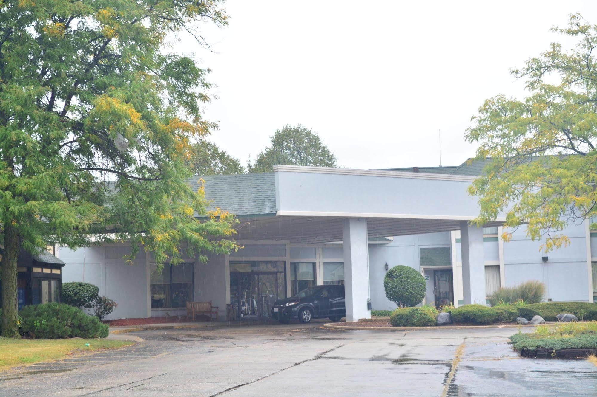 Elk Grove Hotel エルク・グローブ・ヴィレッジ エクステリア 写真