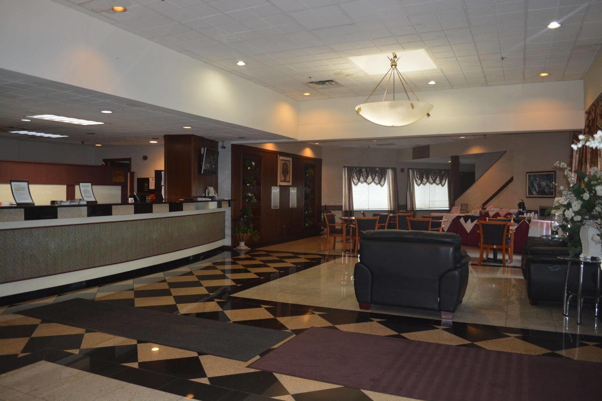Elk Grove Hotel エルク・グローブ・ヴィレッジ エクステリア 写真