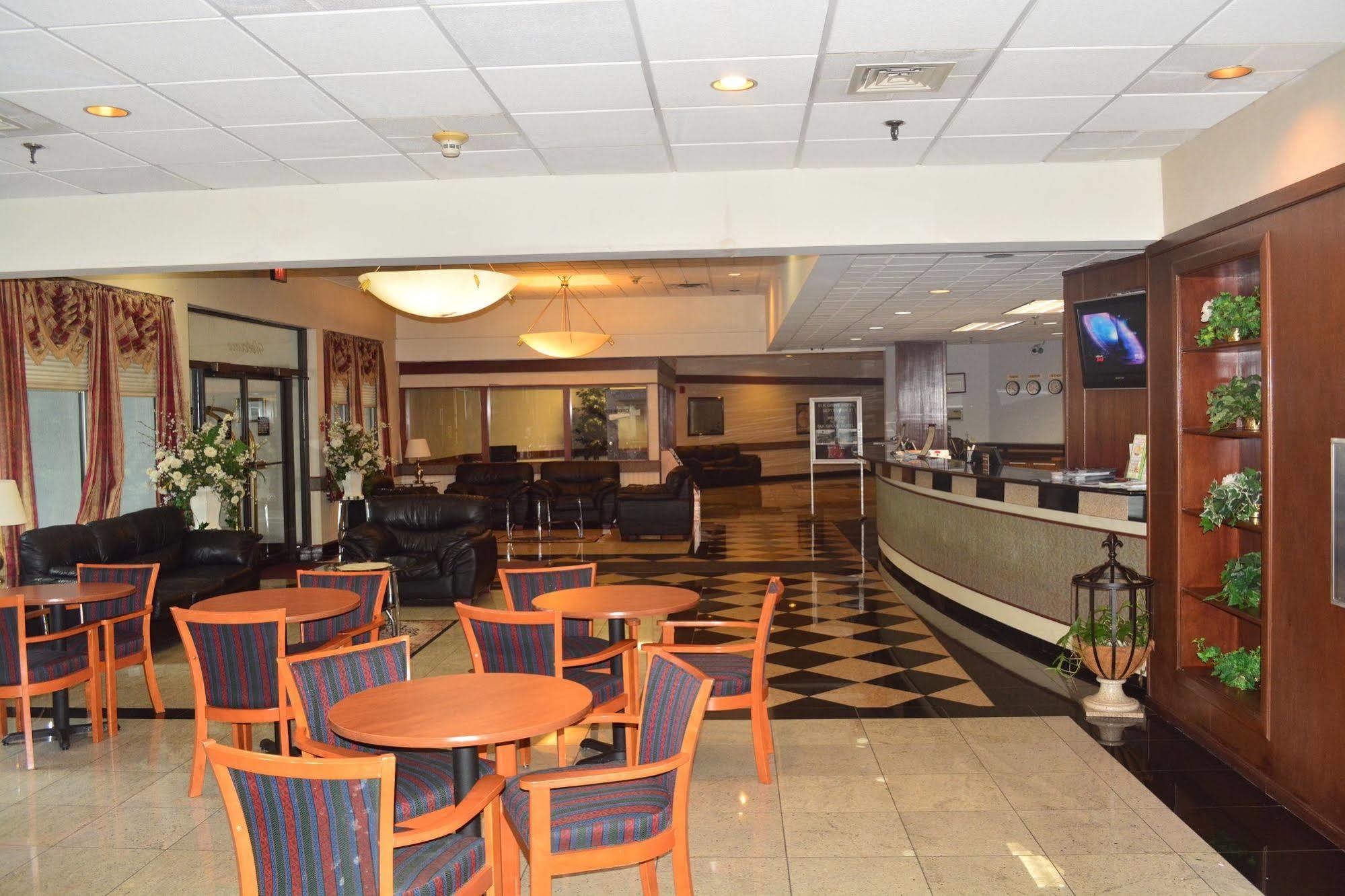 Elk Grove Hotel エルク・グローブ・ヴィレッジ エクステリア 写真