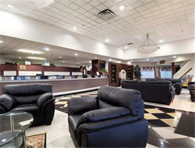 Elk Grove Hotel エルク・グローブ・ヴィレッジ インテリア 写真
